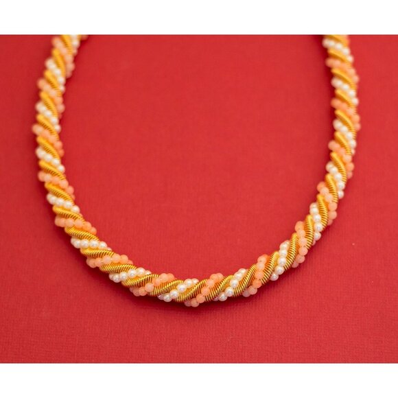 Vintage Pink and White beaded necklace 19 inches - F6 - Picture 2 of 4